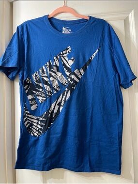 Nike Men's Tshirt